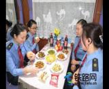 “天山雪蓮號”列車上的中秋團圓夜