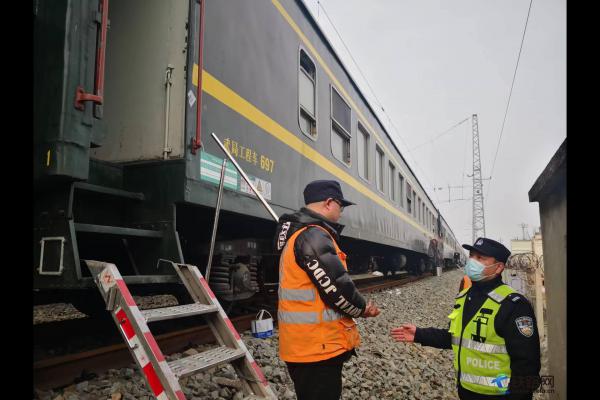 ������܇�M(j��n)�v �F·���o(h��)��