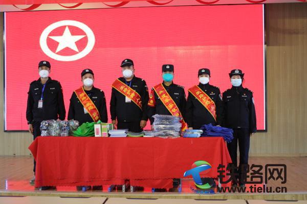 ���F�������F·�ؾ��W(xu��)У�_(k��i)չ���_(k��i)�W(xu��)��һ�n����ȫ��