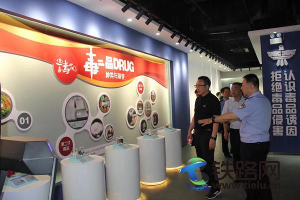 ��FԺ�y���Rμ��������e�д�W�������������`����