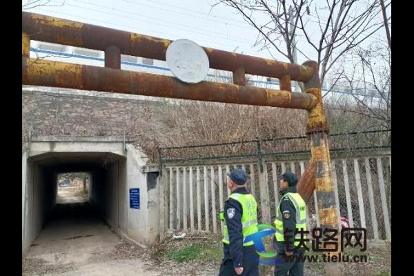 6�q�к���܇վ��ʧ �G���F·��20������һ�