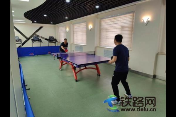 �m���F·���hУ�e�k�c����һ�������