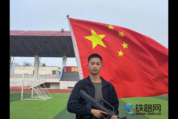 ��FԺ�o(h��)У�(du��)�_չϵ�л��(d��ng)�cף���Ї�(gu��)����75����